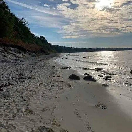 Beautiful Summer House Near The Water Дом отдыха *