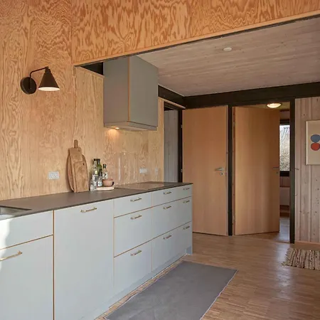 Beautiful Summer House Near The Water Рённе