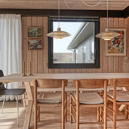 Semesterbostad Beautiful Summer House Near The Water