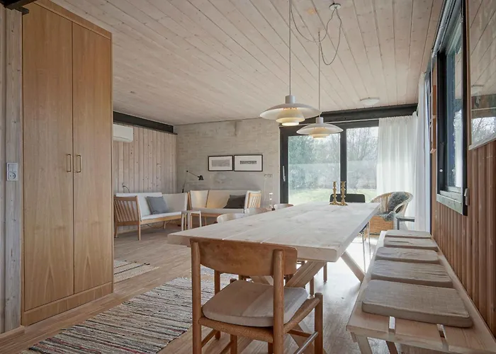 Σπίτι διακοπών Beautiful Summer House Near The Water Rønne