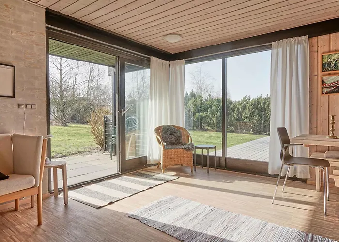 Beautiful Summer House Near The Water 펜션